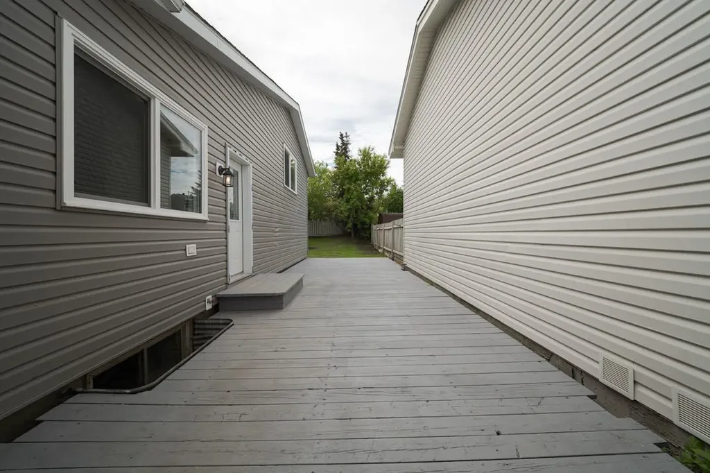 181 Windsor Drive Fort Mcmurray AB T9H 4R1