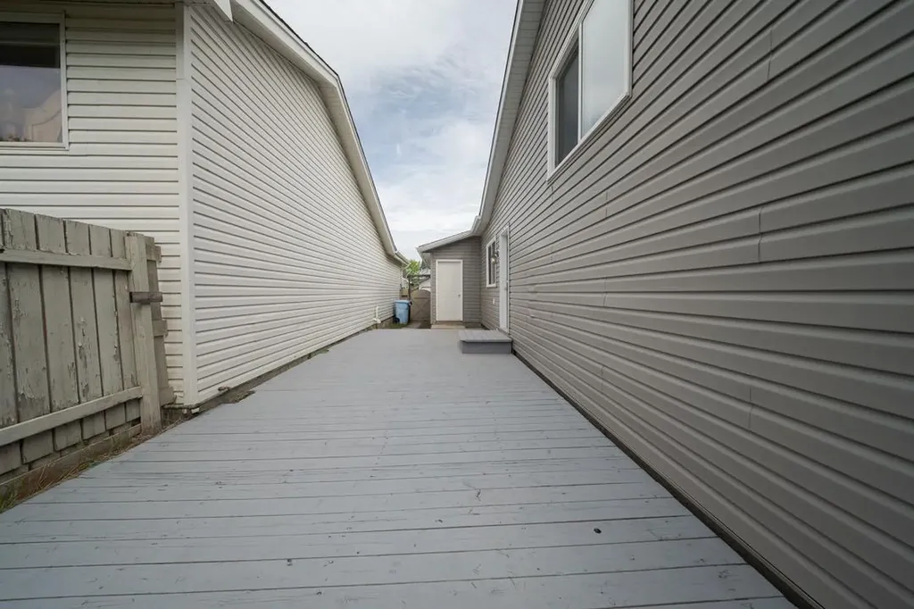 181 Windsor Drive Fort Mcmurray AB T9H 4R1