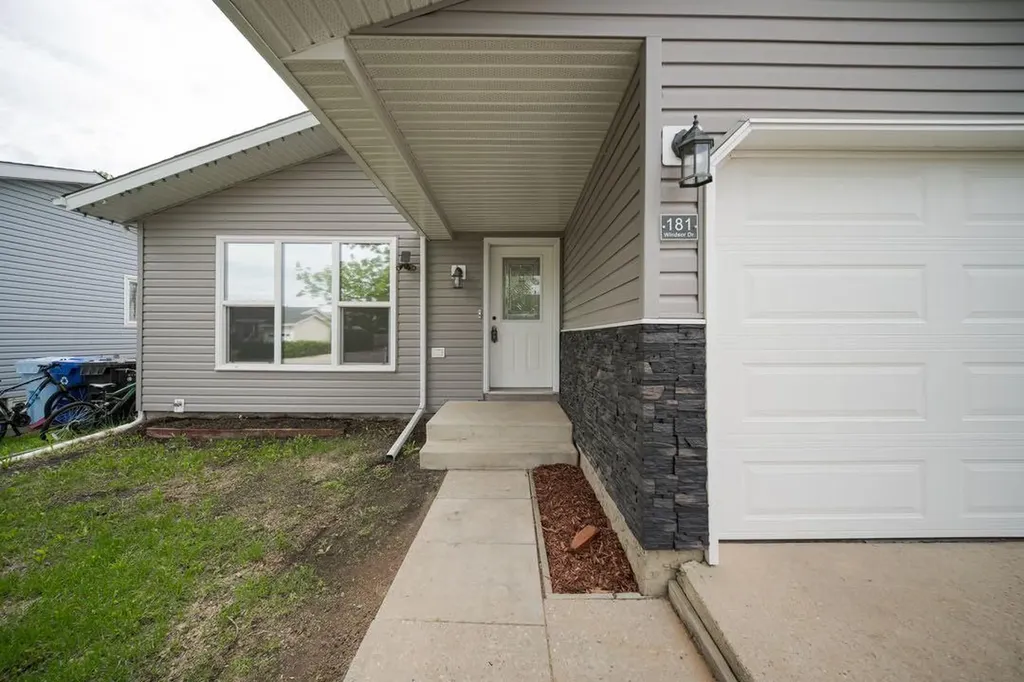 181 Windsor Drive Fort Mcmurray AB T9H 4R1