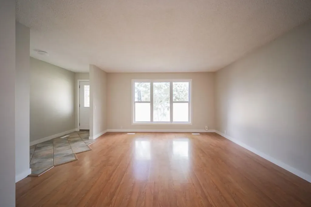 181 Windsor Drive Fort Mcmurray AB T9H 4R1