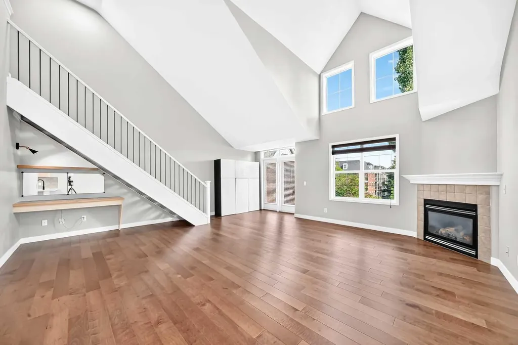 3651 Marda Link SW Calgary AB T2J 6J7