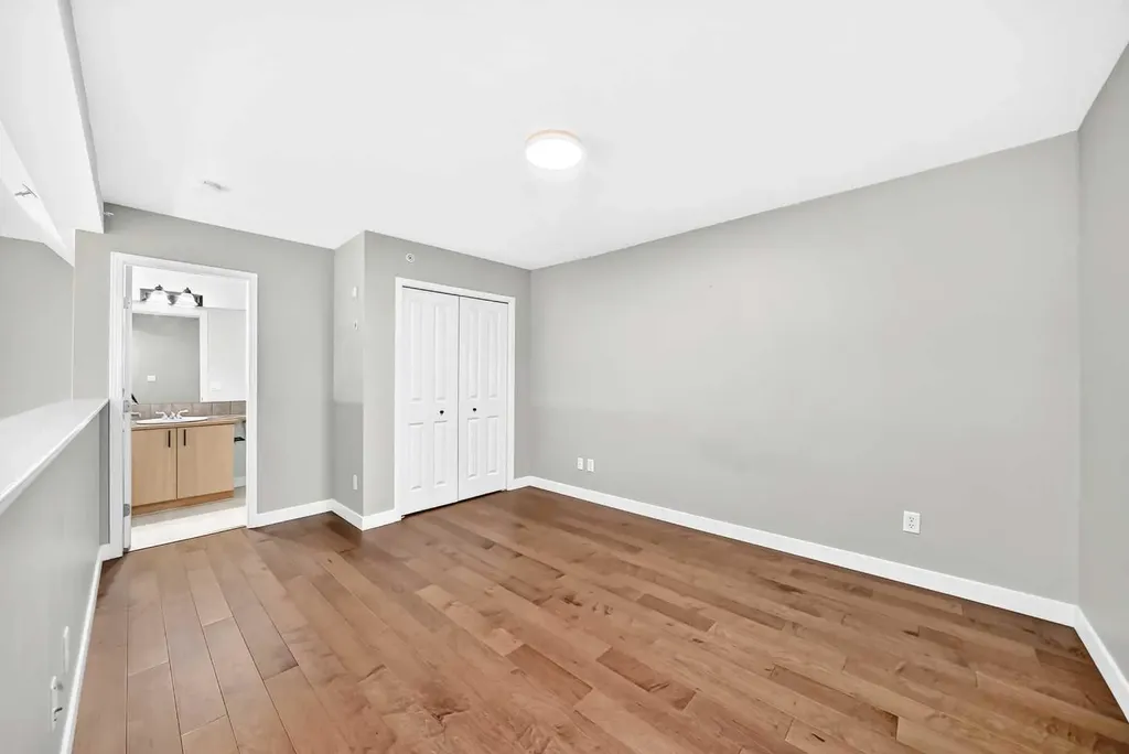 3651 Marda Link SW Calgary AB T2J 6J7