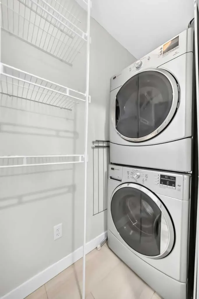 3651 Marda Link SW Calgary AB T2J 6J7