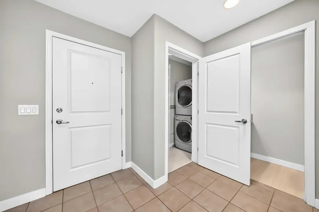 3651 Marda Link SW Calgary AB T2J 6J7