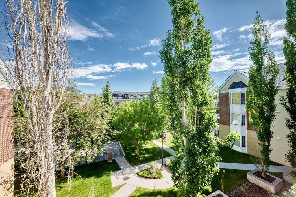 3651 Marda Link SW Calgary AB T2J 6J7