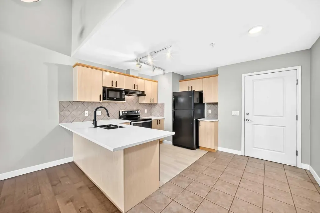 3651 Marda Link SW Calgary AB T2J 6J7