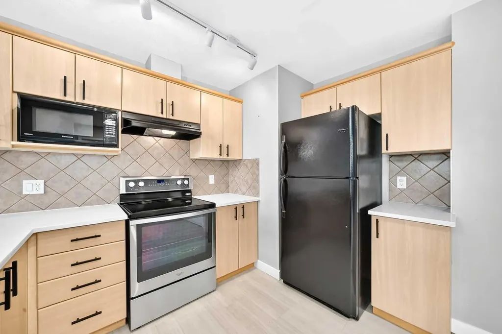 3651 Marda Link SW Calgary AB T2J 6J7