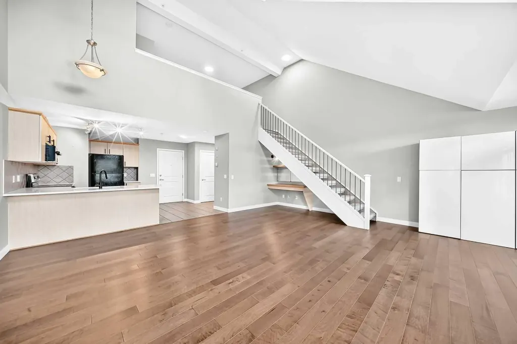 3651 Marda Link SW Calgary AB T2J 6J7