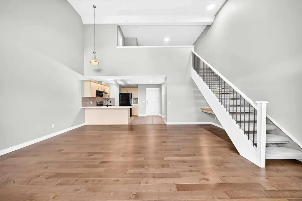 3651 Marda Link SW Calgary AB T2J 6J7