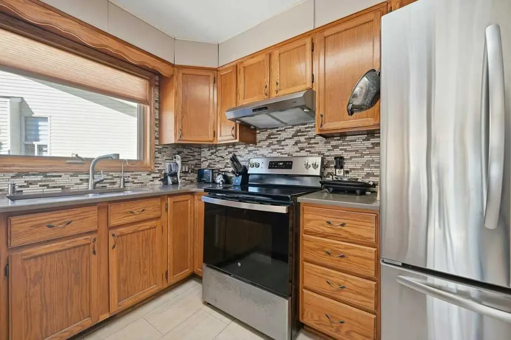119 Macewan Meadow Way NW Calgary AB T3K 3H9