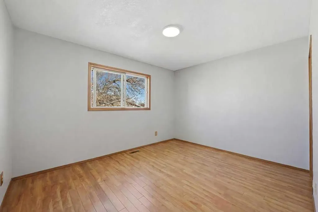 119 Macewan Meadow Way NW Calgary AB T3K 3H9