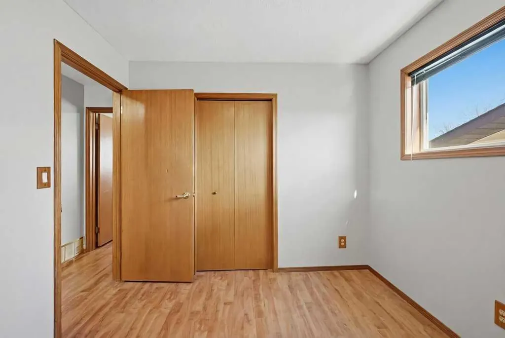 119 Macewan Meadow Way NW Calgary AB T3K 3H9