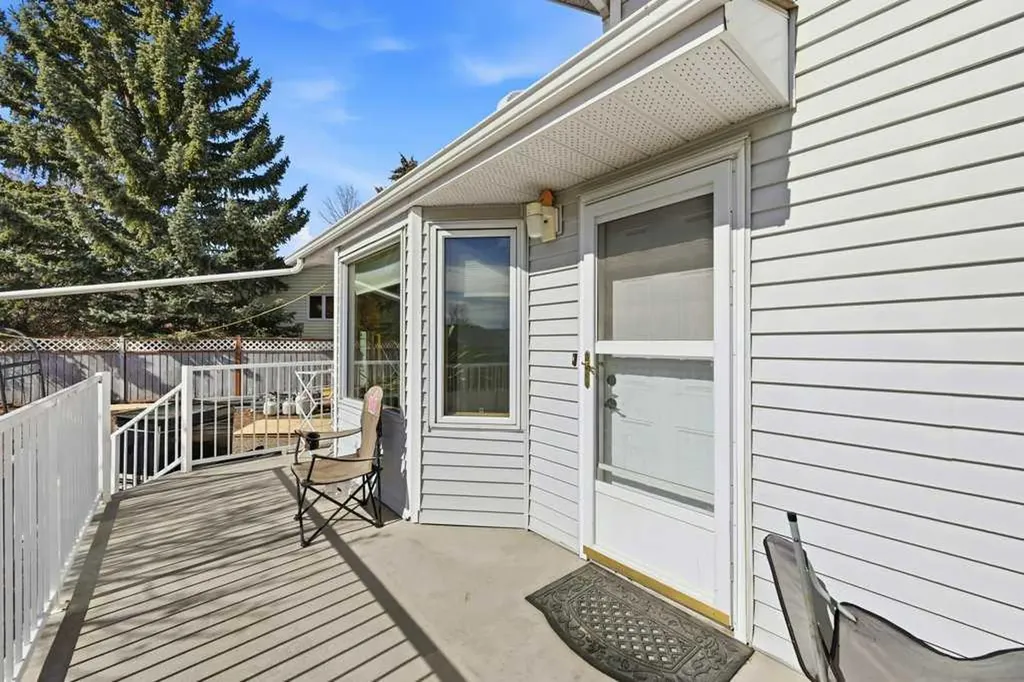 119 Macewan Meadow Way NW Calgary AB T3K 3H9