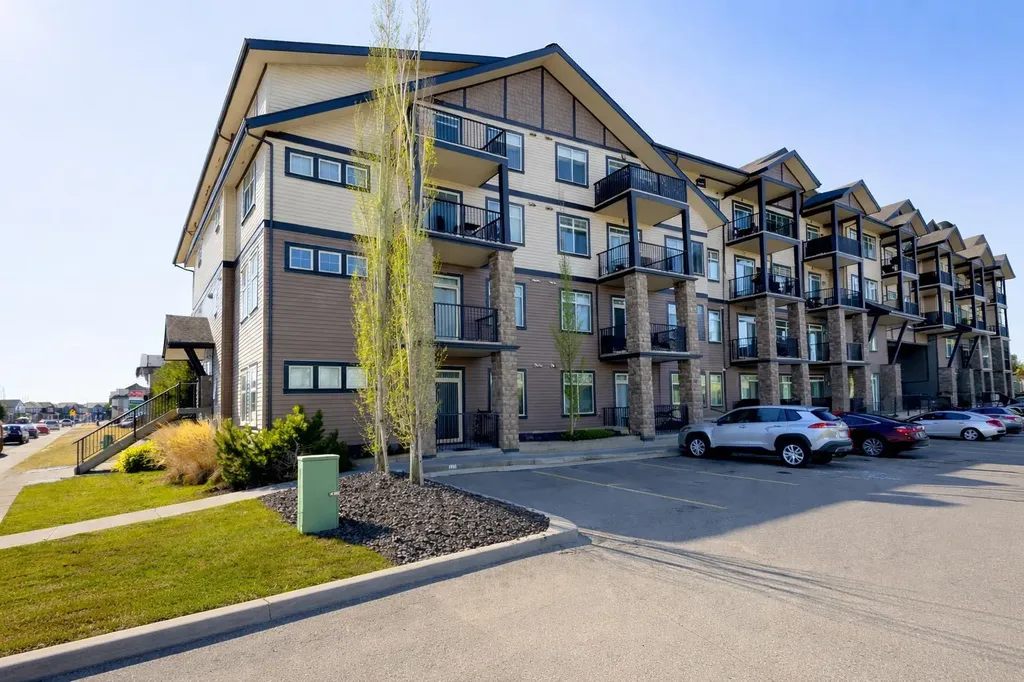 117 Copperpond Common SE Calgary AB T2Z 5E6