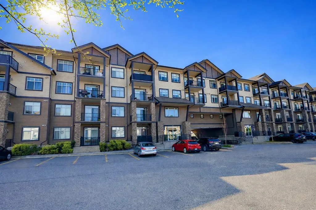 117 Copperpond Common SE Calgary AB T2Z 5E6