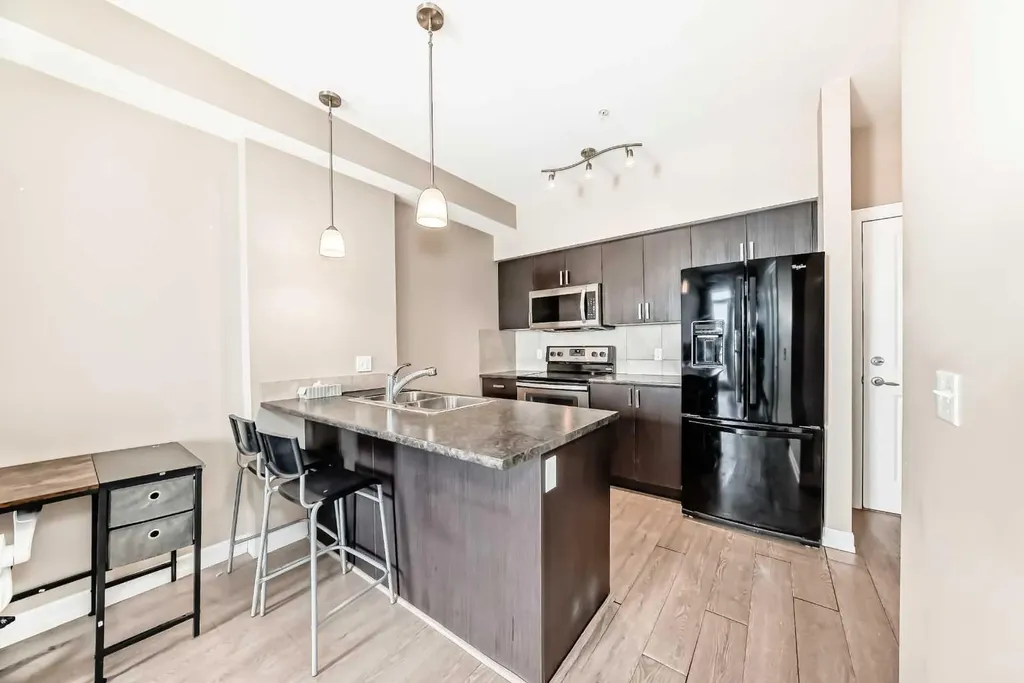 117 Copperpond Common SE Calgary AB T2Z 5E6