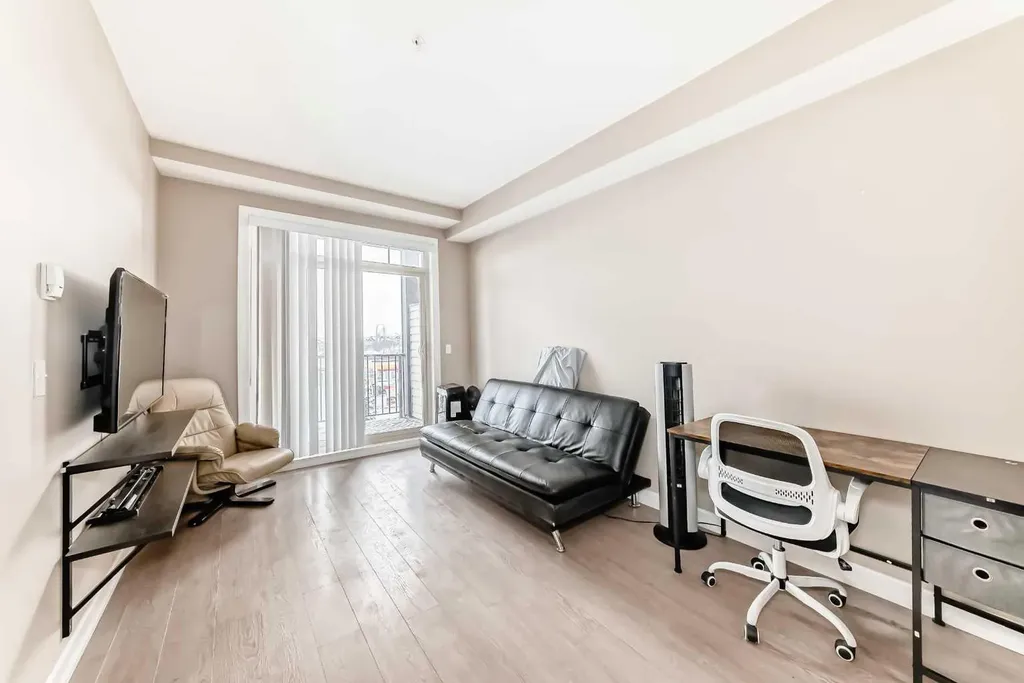 117 Copperpond Common SE Calgary AB T2Z 5E6