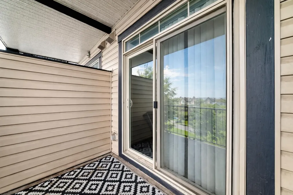 117 Copperpond Common SE Calgary AB T2Z 5E6