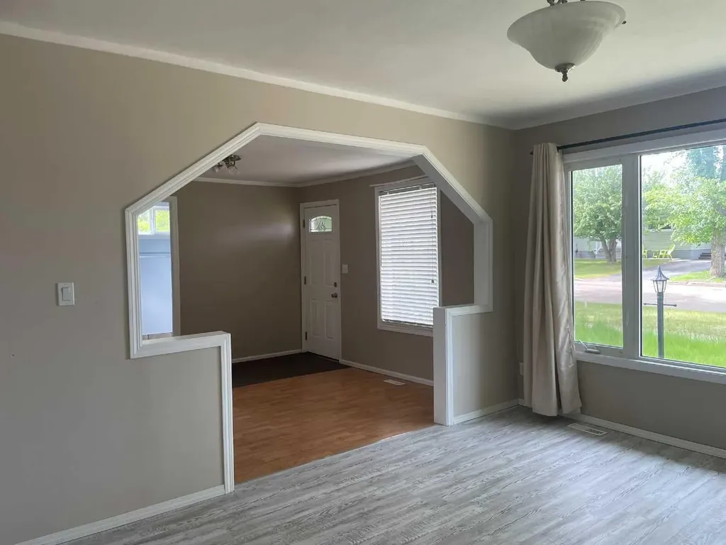 4705 53 Avenue Grimshaw AB T0H1W0