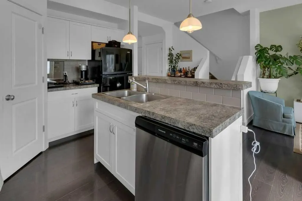 413 River Avenue Cochrane AB T4C 0P2