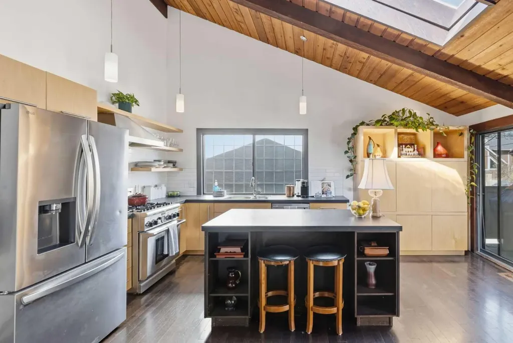 620 Lansdowne Avenue SW Calgary AB T2S0Z9