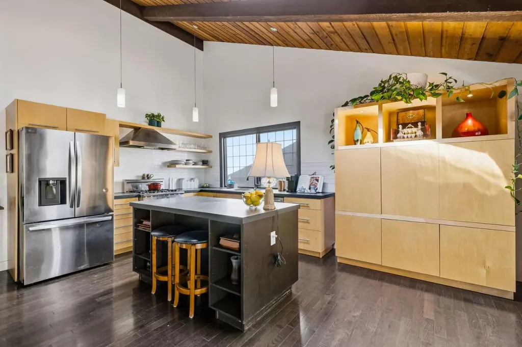 620 Lansdowne Avenue SW Calgary AB T2S0Z9