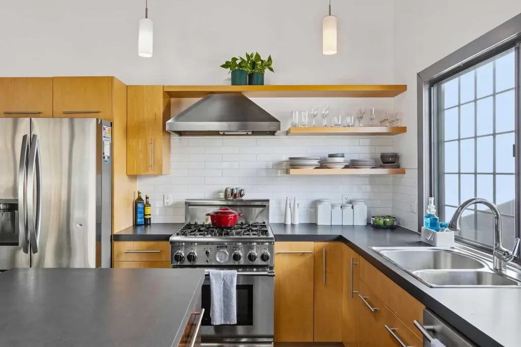 620 Lansdowne Avenue SW Calgary AB T2S0Z9