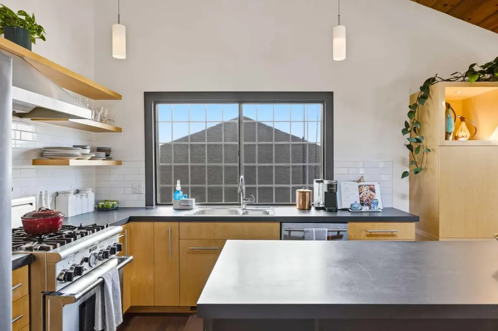 620 Lansdowne Avenue SW Calgary AB T2S0Z9