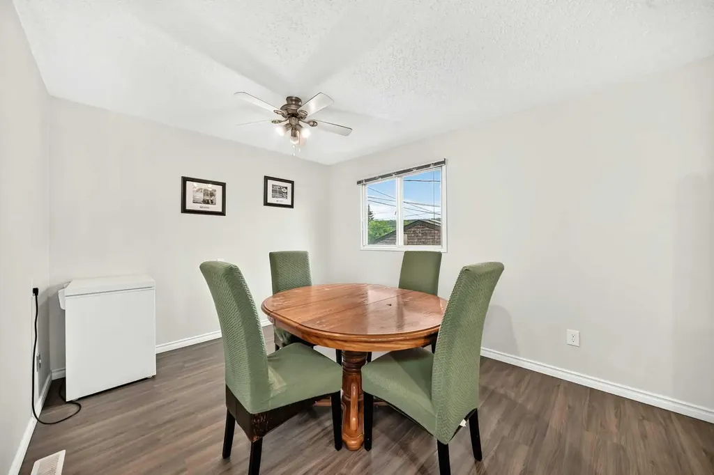 4331 72 Street NW Calgary AB T3B 2L1
