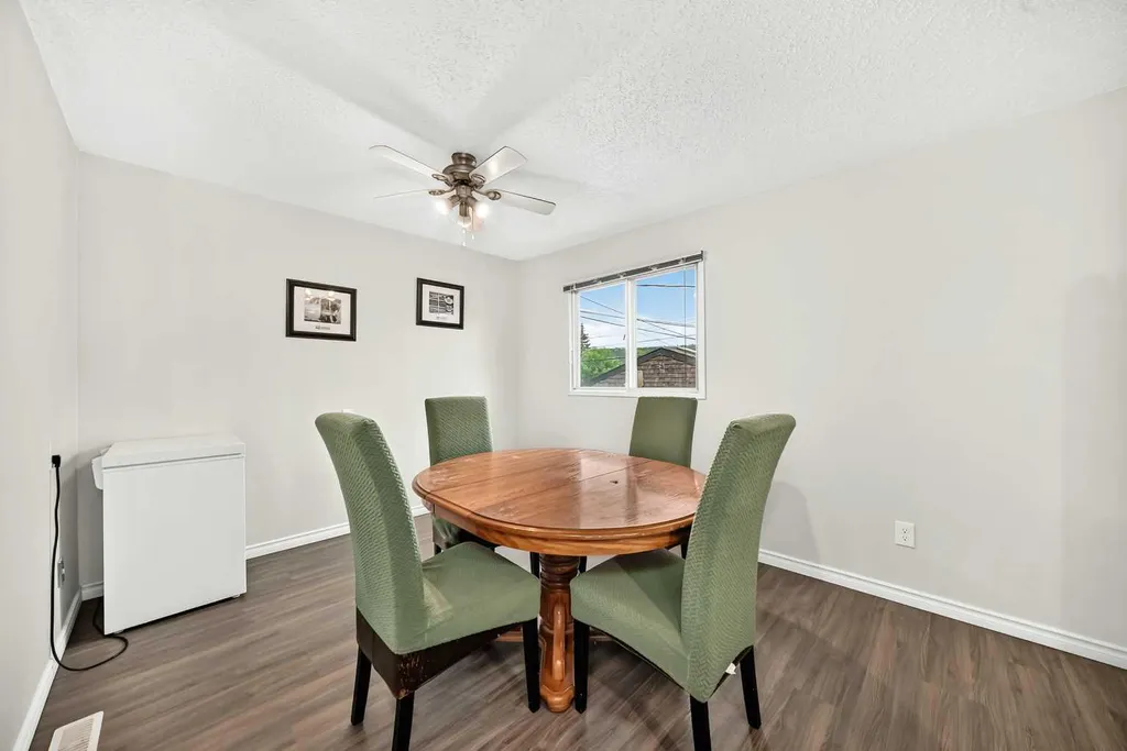 4331 72 Street NW Calgary AB T3B 2L1