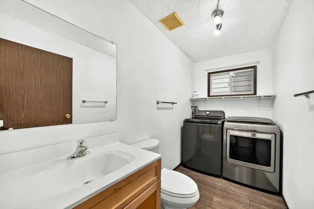 72 Street Street NW Calgary AB T3B 2L1