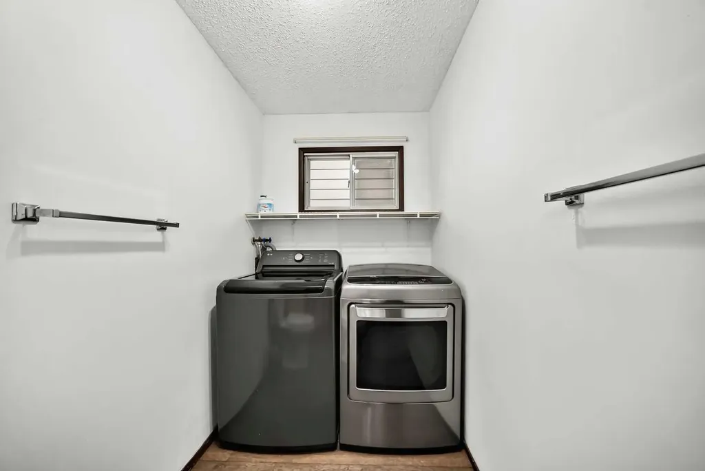 72 Street Street NW Calgary AB T3B 2L1
