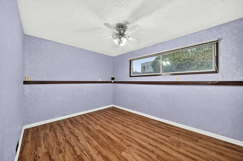 4331 72 Street NW Calgary AB T3B 2L1