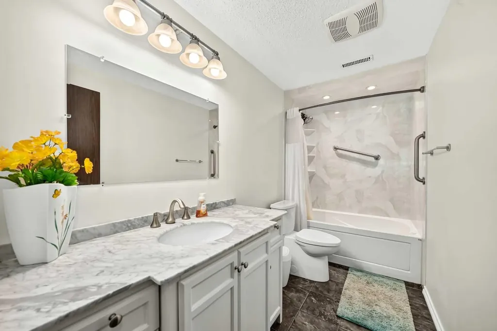 72 Street Street NW Calgary AB T3B 2L1