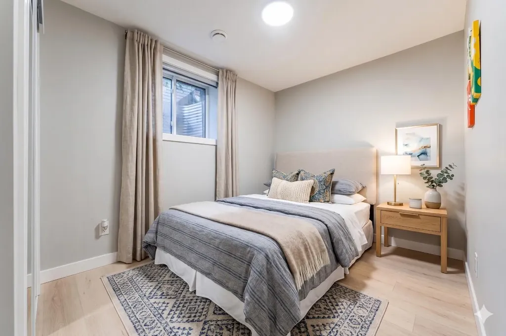139 Edgehill Place NW Calgary AB T3A 2S4