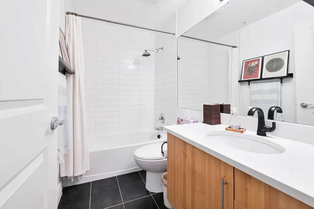 55 Spruce Place SW Calgary AB T3C 3X5