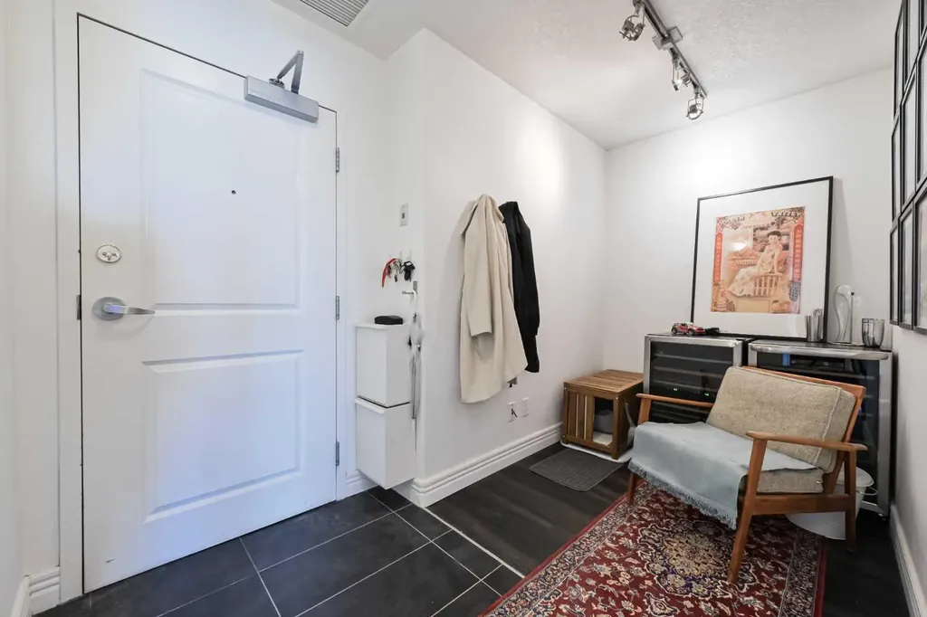 55 Spruce Place SW Calgary AB T3C 3X5