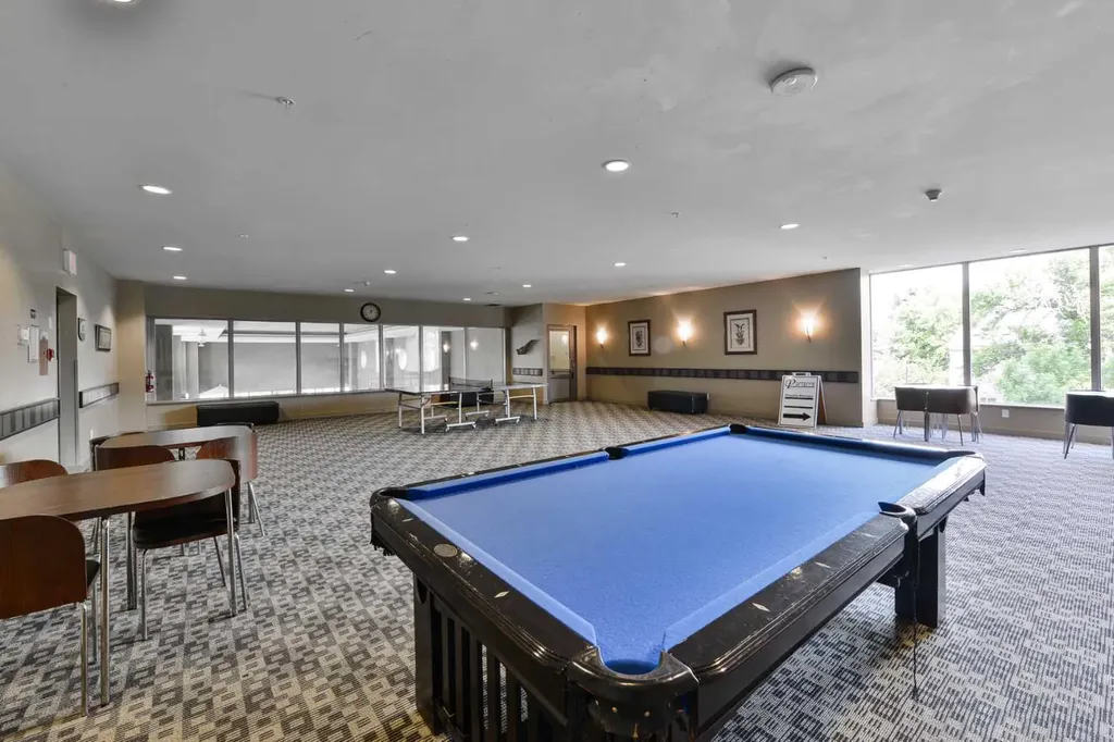 55 Spruce Place SW Calgary AB T3C 3X5