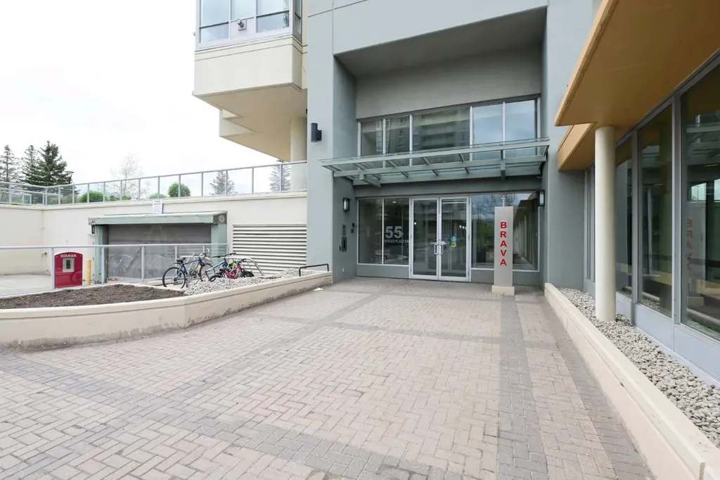 55 Spruce Place SW Calgary AB T3C 3X5
