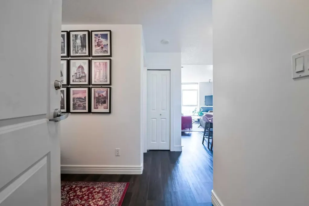 55 Spruce Place SW Calgary AB T3C 3X5