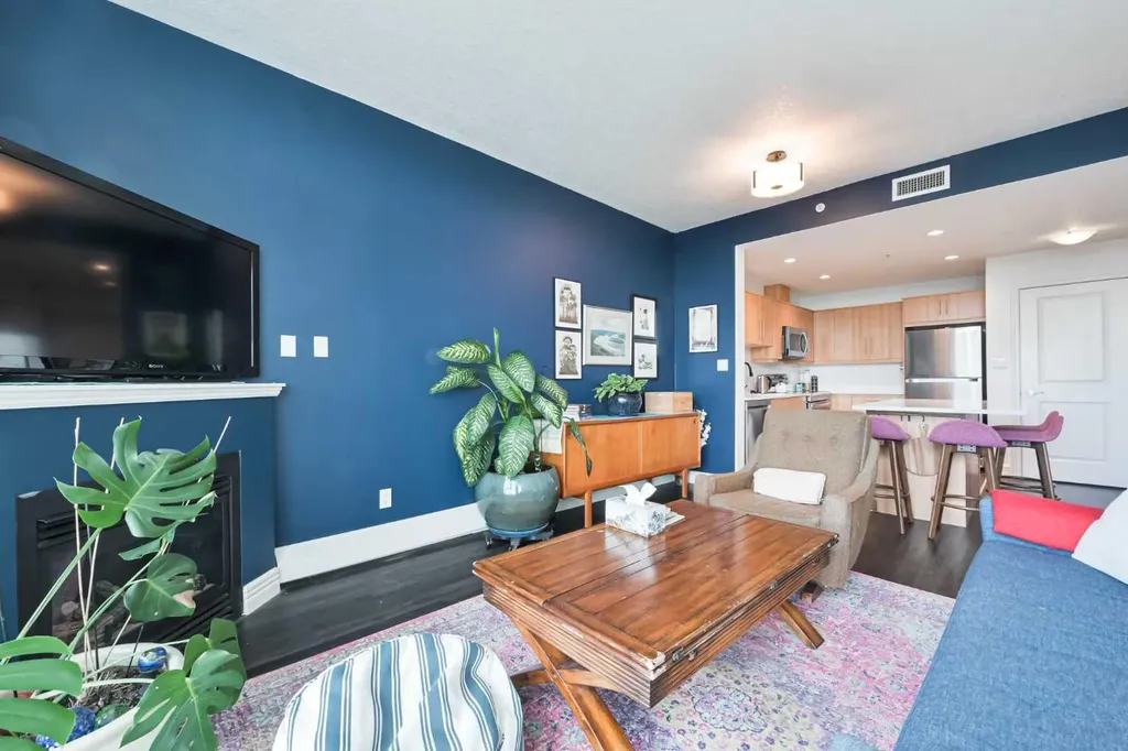 55 Spruce Place SW Calgary AB T3C 3X5