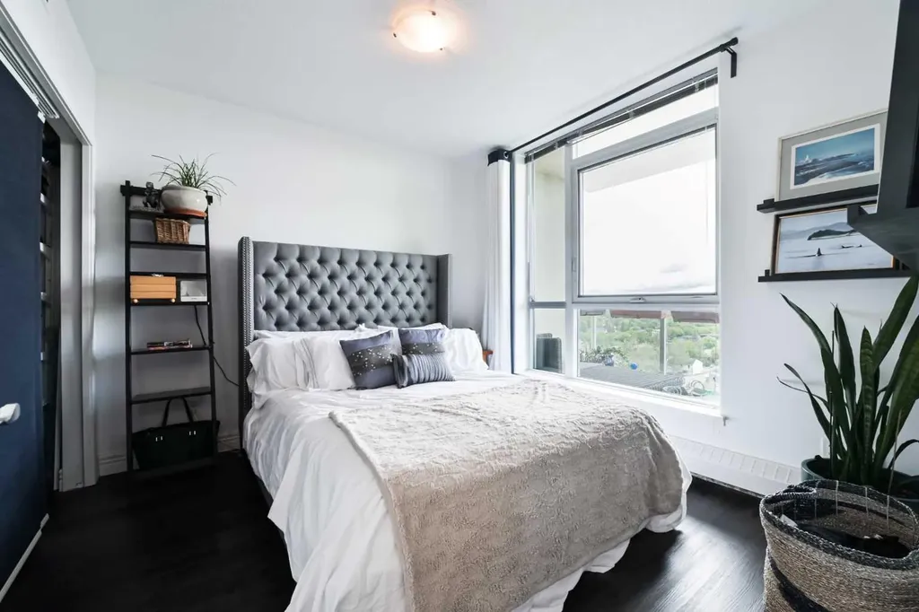 55 Spruce Place SW Calgary AB T3C 3X5