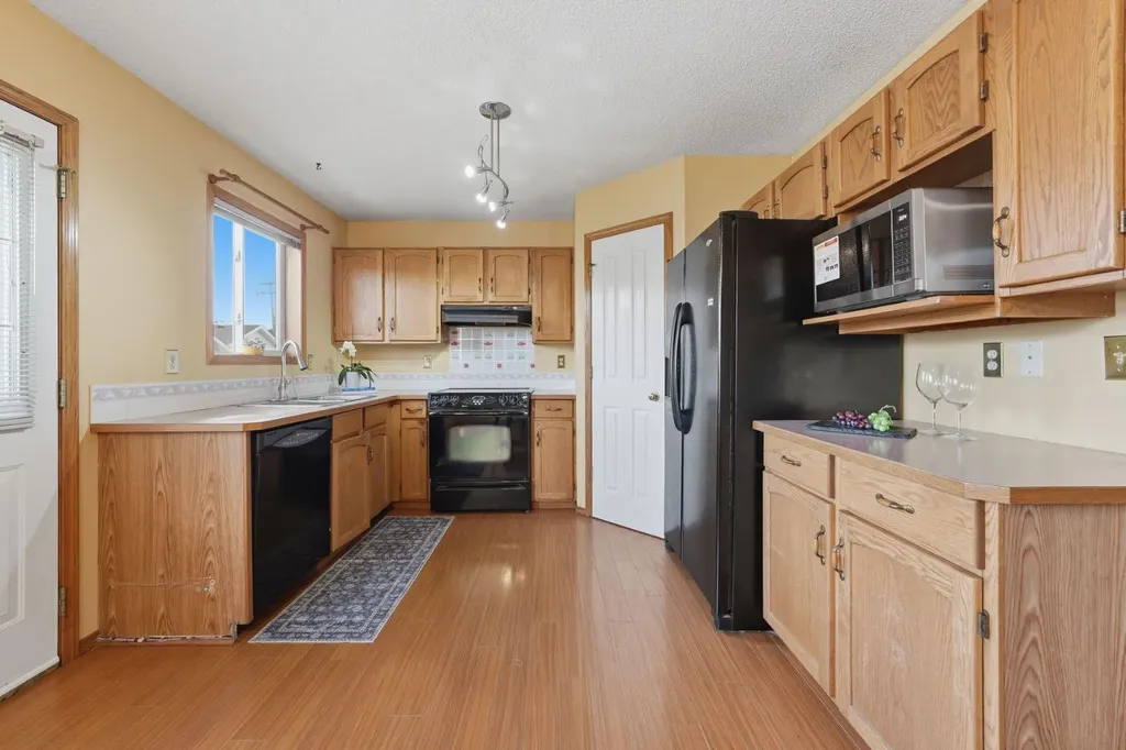 219 Coral Springs Circle Calgary AB T3J3P7