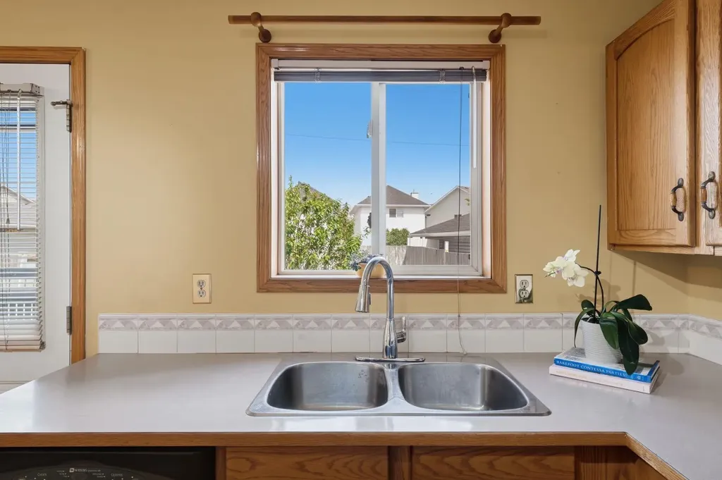 219 Coral Springs Circle Calgary AB T3J3P7