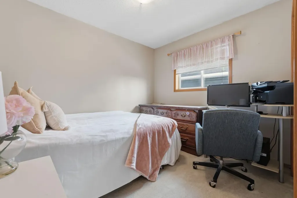 219 Coral Springs Circle Calgary AB T3J3P7