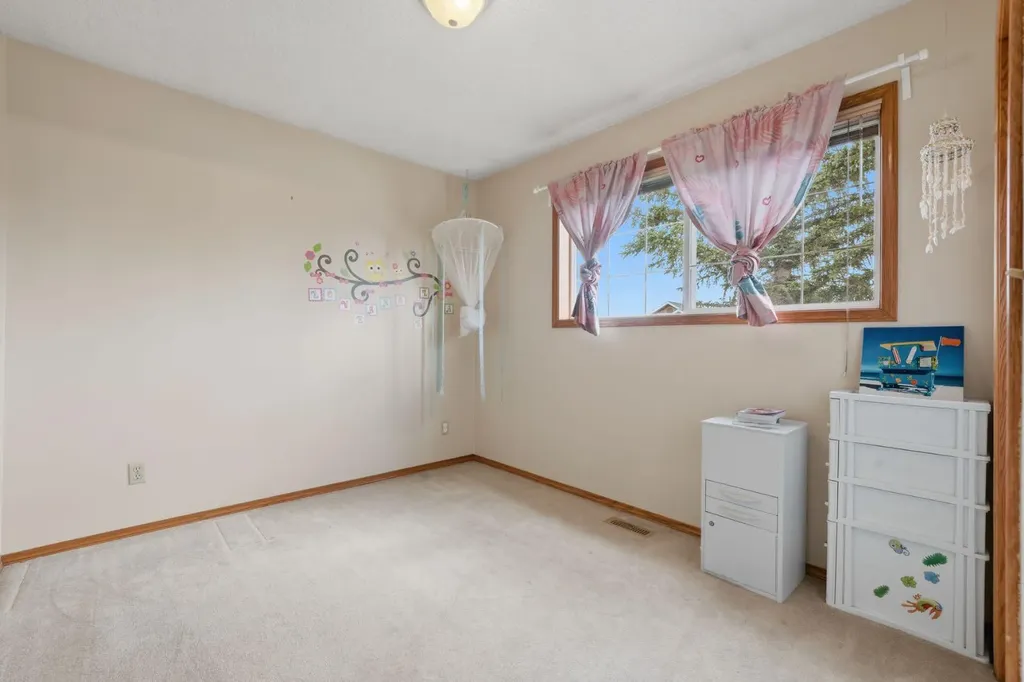 219 Coral Springs Circle Calgary AB T3J3P7