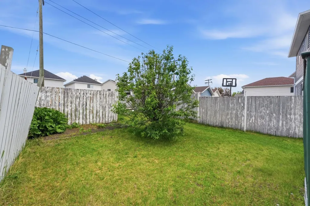 219 Coral Springs Circle Calgary AB T3J3P7