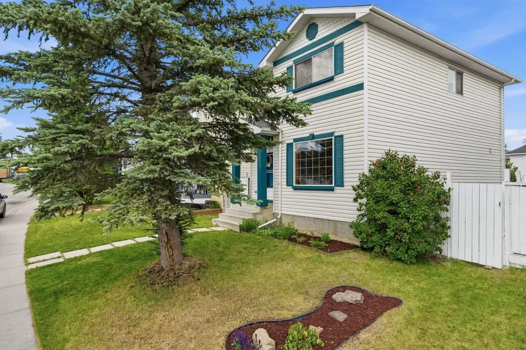 219 Coral Springs Circle Calgary AB T3J3P7