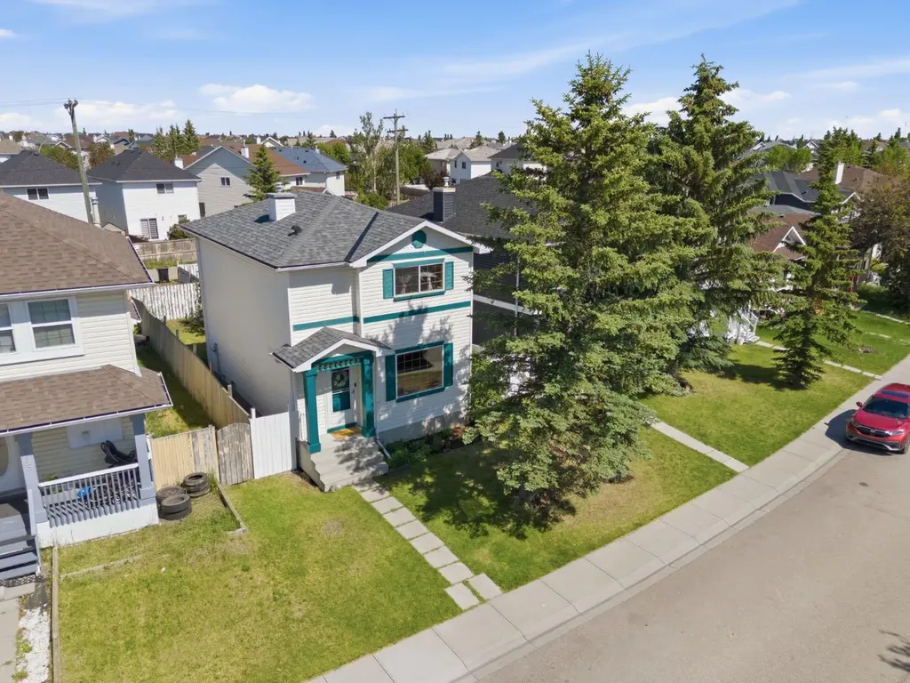 219 Coral Springs Circle Calgary AB T3J3P7