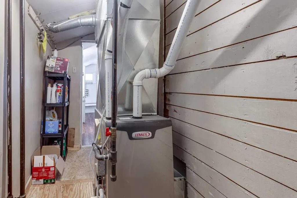 5043 51 Street Sylvan Lake AB T4S 1G6